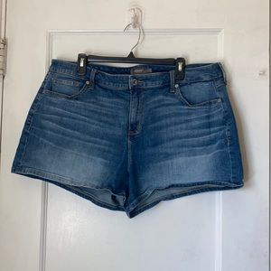 Torrid Feel The Fit Shorts Size 18
